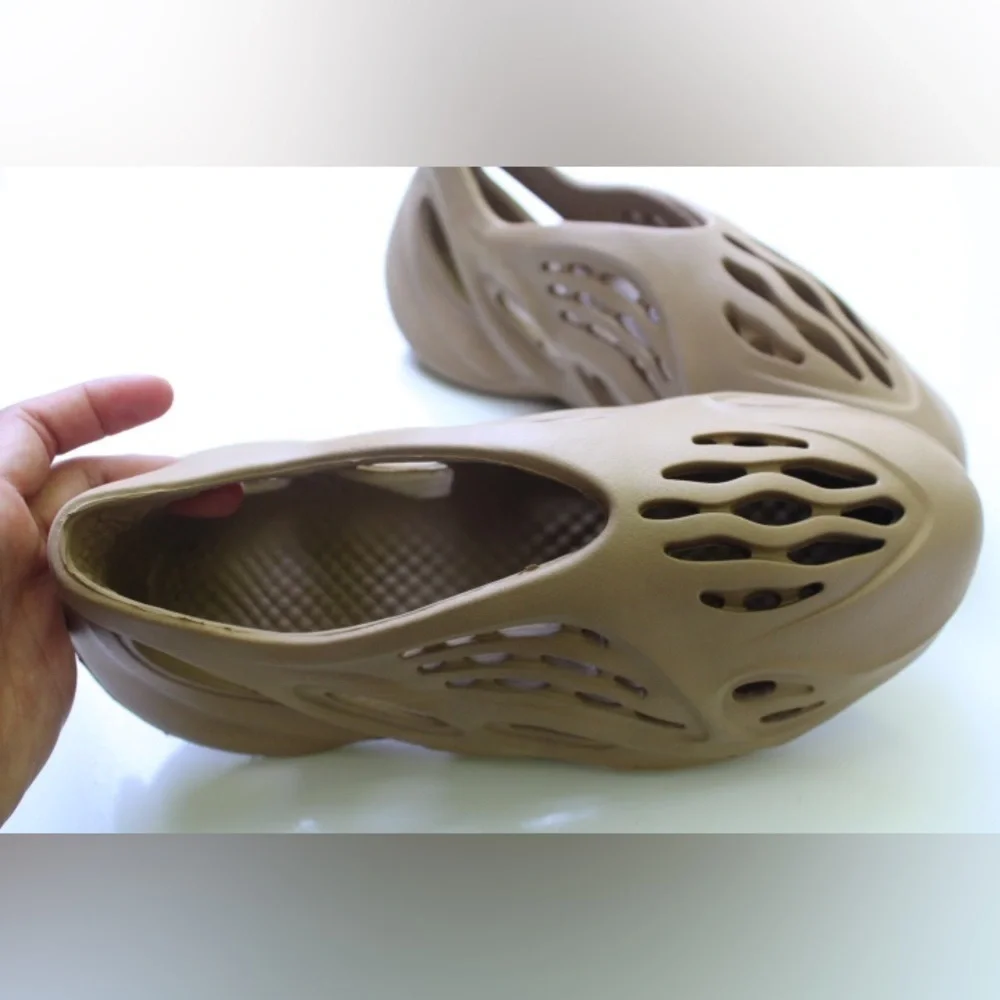 Adidas Yeezy foam runner shoes
